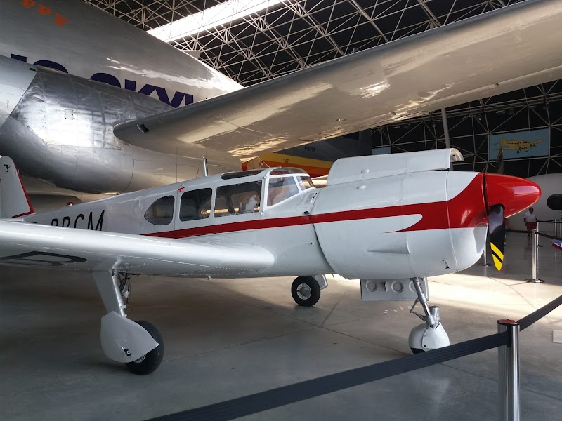 Airbus Saint-Éloi Toulouse — nacelles moteurs, VTC Tesla Model 3 SSINT transfert industriel