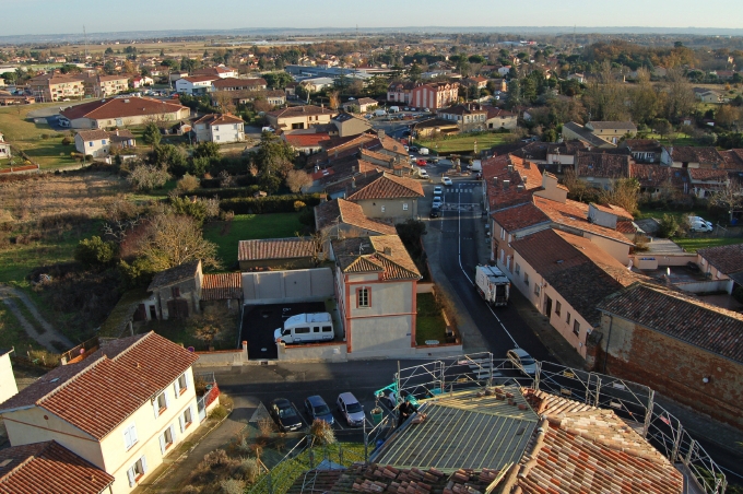 Aussonne 31840 bords Garonne — VTC Tesla Model 3 SSINT, 5 km aéroport Toulouse-Blagnac