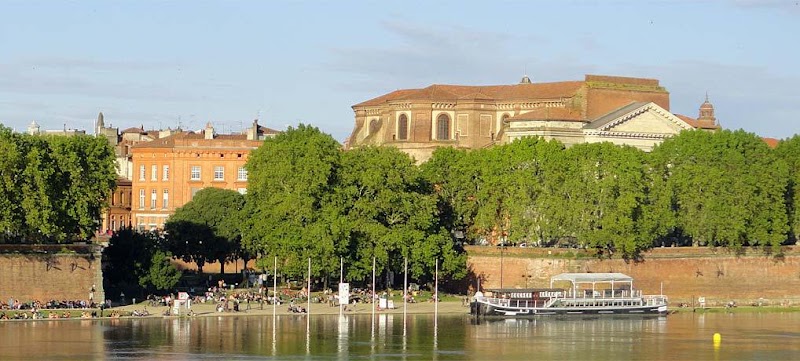 Chauffeur VTC Basilique Notre-Dame de la Daurade — SSINT VTC Toulouse