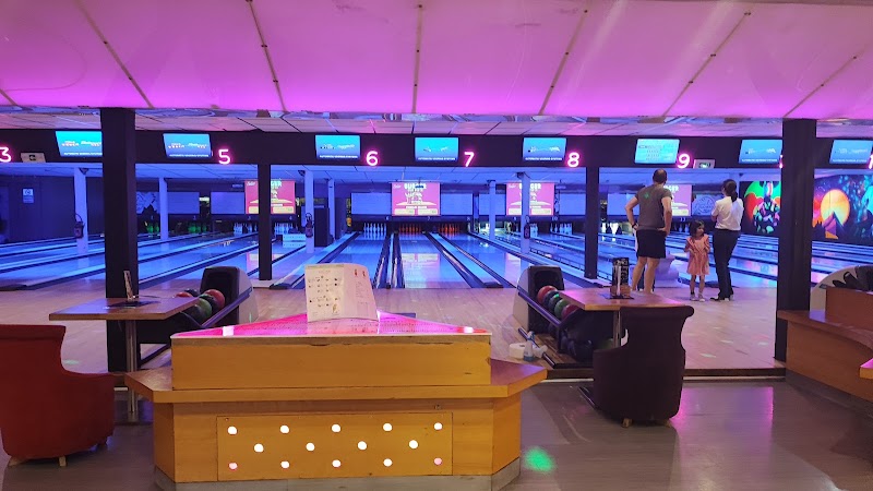 Bowling des Minimes Toulouse nord — VTC Tesla Model 3 SSINT, soirée sans voiture tarif fixe