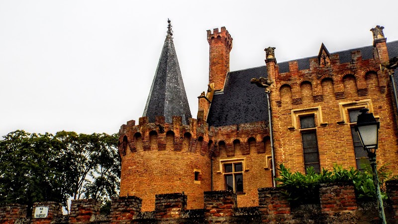 Brax 31490 ouest Toulouse — VTC Tesla Model 3 SSINT, 5 km aéroport Toulouse-Blagnac