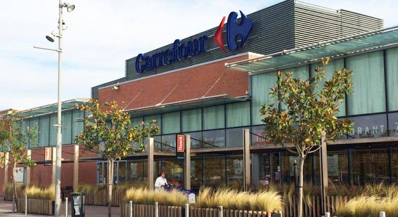 Carrefour Labège zone commerciale est Toulouse — VTC Tesla Model 3 SSINT, transport courses shopping