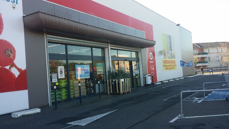 Castelginest (31780) nord Toulouse Haute-Garonne — VTC Tesla Model 3 SSINT, commune résidentielle proche A62