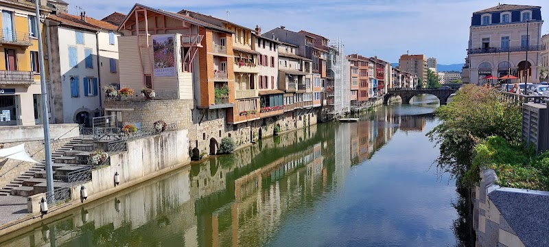Castres (81100) Tarn sous-préfecture — VTC Tesla Model 3 SSINT, longue distance depuis Toulouse