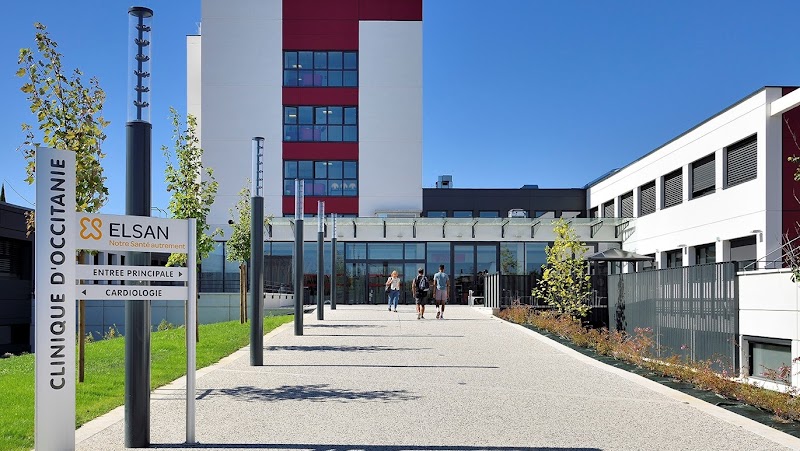 Clinique Occitanie Muret sud Toulouse — VTC Tesla Model 3 SSINT, transport patients multi-spécialités