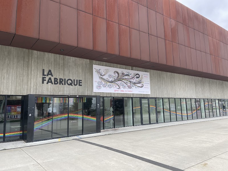 Confluence Centre d'Art Toulouse — VTC Tesla Model 3 SSINT, expositions art contemporain événements