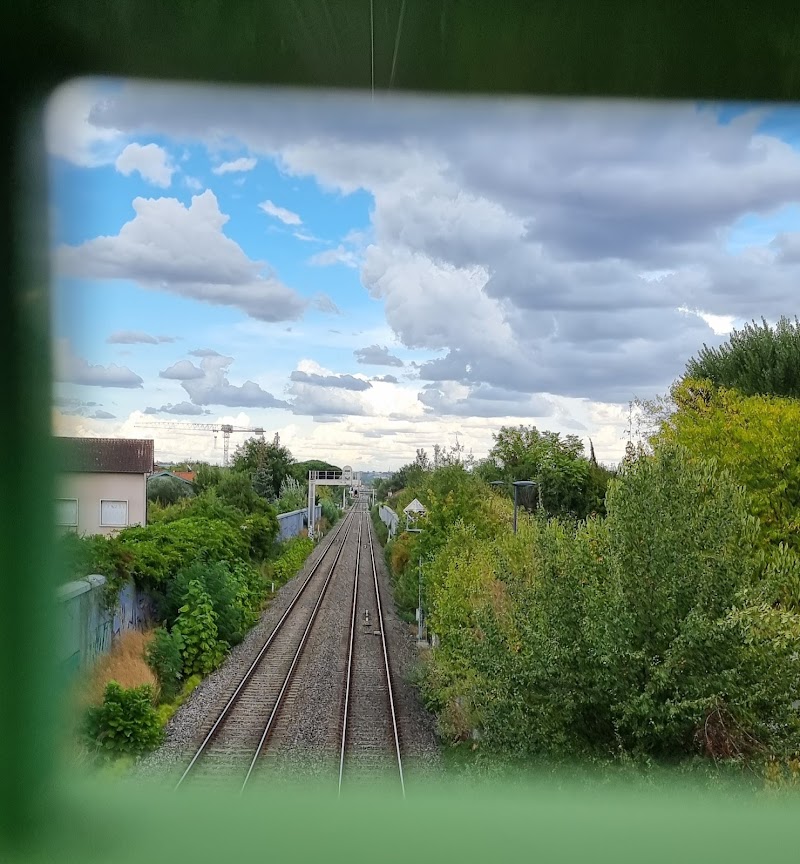 Croix-Daurade quartier résidentiel nord-est Toulouse — VTC Tesla Model 3 SSINT, transfert aéroport gare