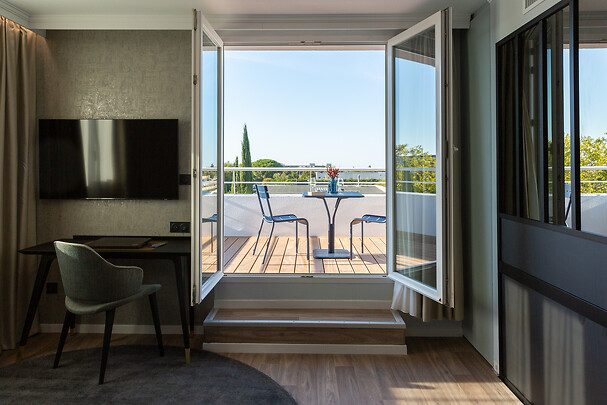 Chauffeur VTC Hôtel Mercure Toulouse Aéroport Blagnac — SSINT VTC Toulouse