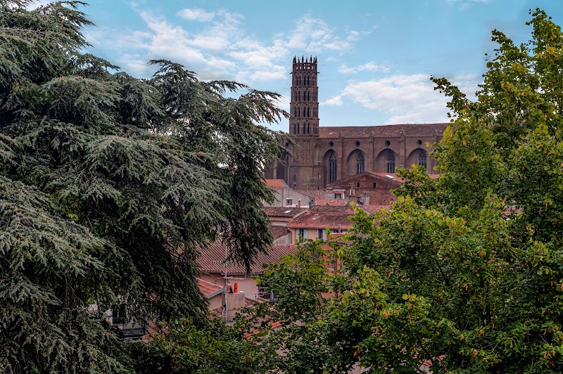 Chauffeur VTC Hotel SOCLO Toulouse rue Valade — SSINT VTC Toulouse