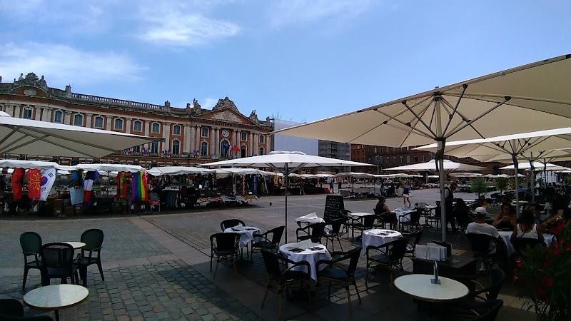 Chauffeur VTC La Brasserie Les Arcades Toulouse place du Capitole — SSINT VTC Toulouse