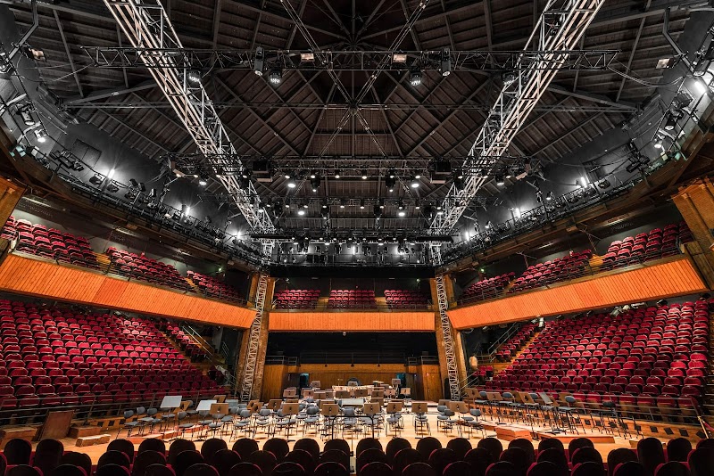 Chauffeur VTC La Halle aux Grains Toulouse place Dupuy ONCT — SSINT VTC Toulouse