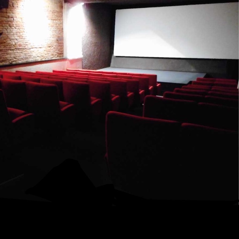 Chauffeur VTC Le Cratère cinéma Toulouse grande rue Saint-Michel — SSINT VTC Toulouse